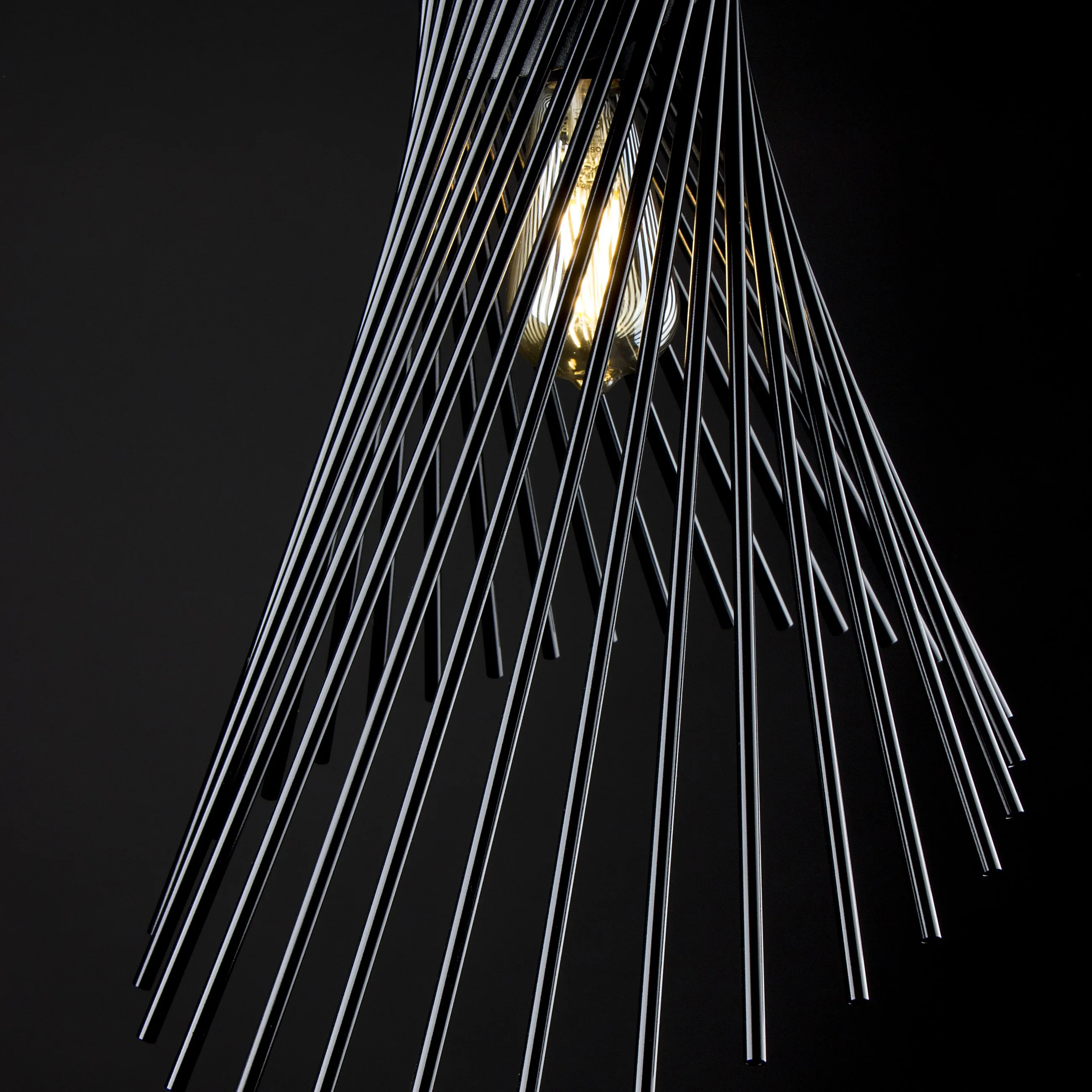 Diva pendant light, studio photo 3