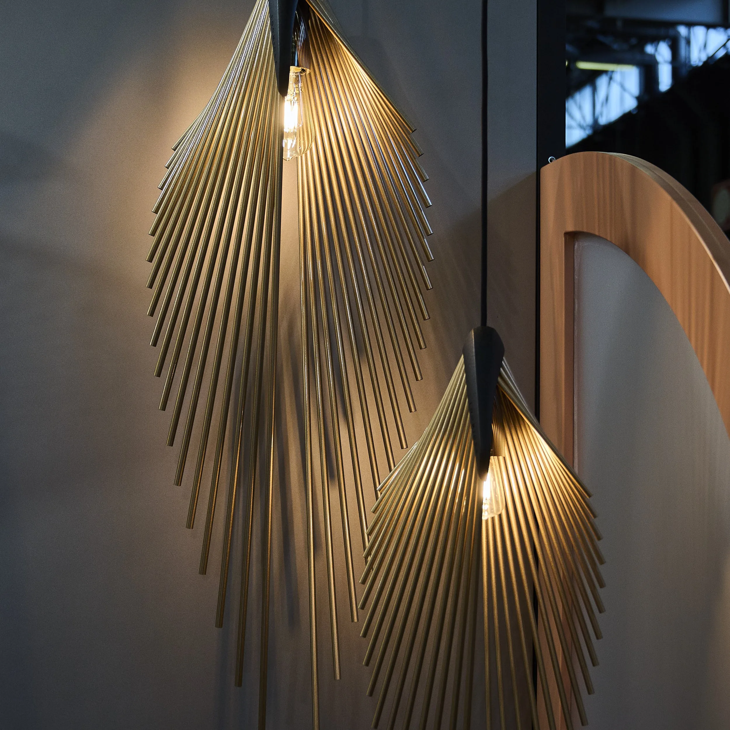 Leaf pendant light on the Loomiosa stand at Maison&Objet 2021, photo 1