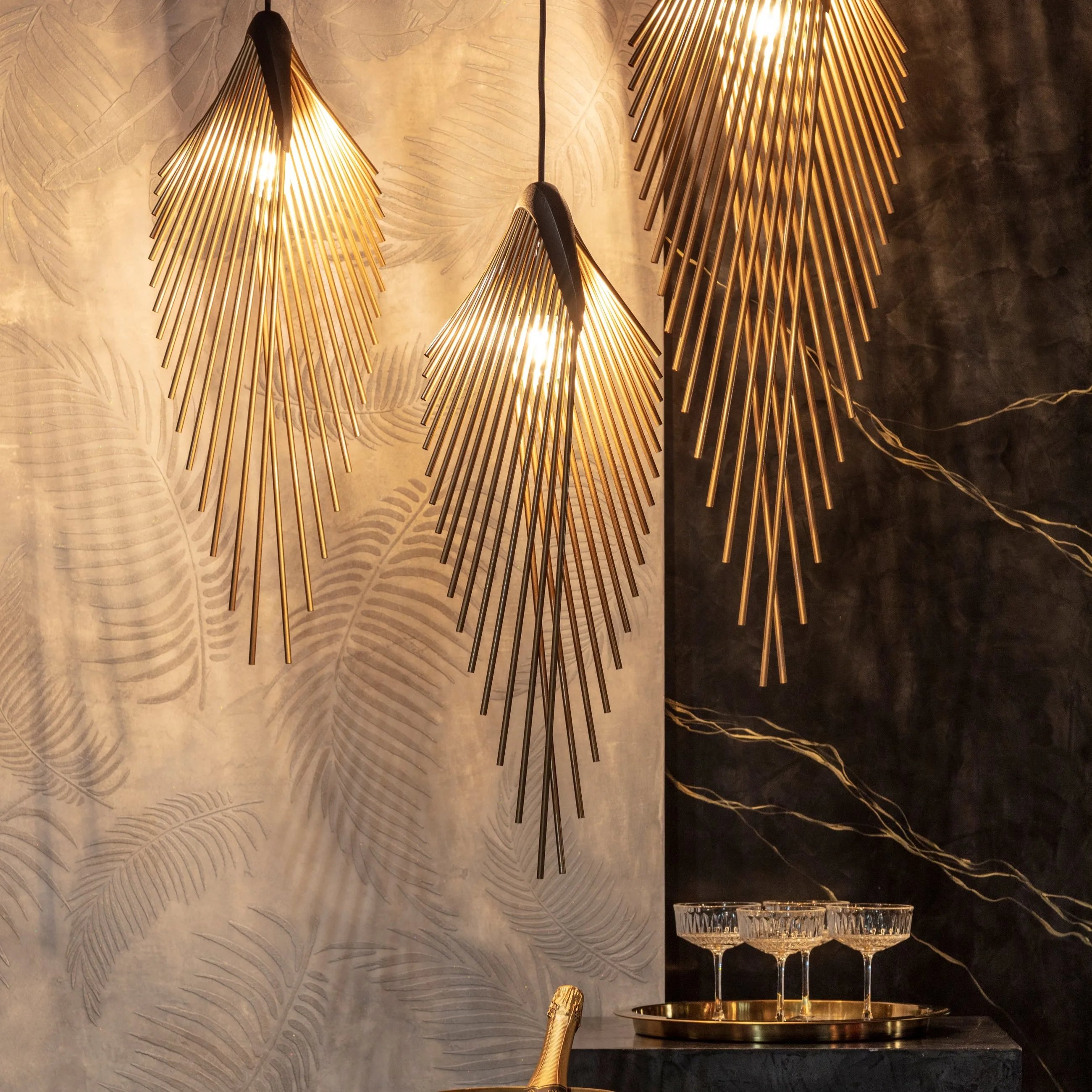 Leaf pendant light on the Loomiosa stand at Salon Budapest 2021, photo 1